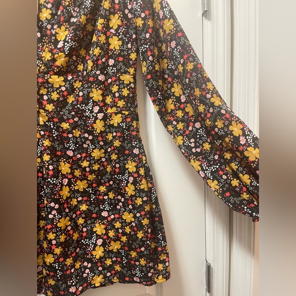 NWT $69R. Nasty Gal Flower Me With Love Romper - Picture 7 of 9